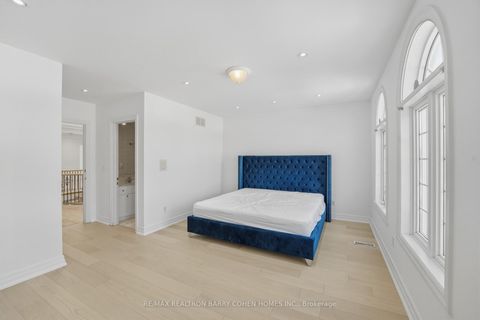 Photo 33 at 19 Risebrough Avenue, Willowdale East, Toronto