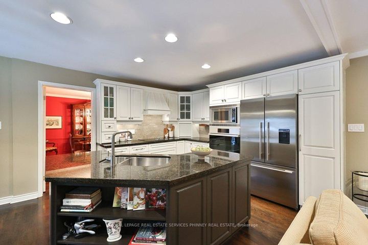 Photo 12 at 1048 Veroli Court, Lorne Park, Mississauga