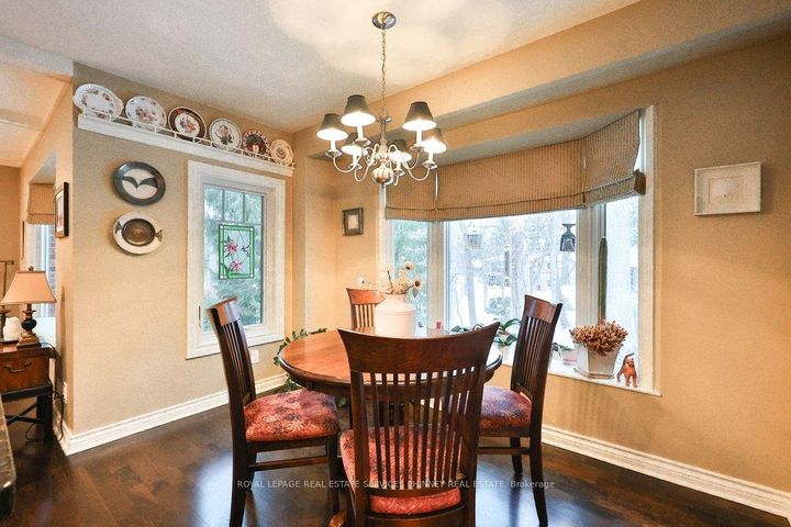 Photo 13 at 1048 Veroli Court, Lorne Park, Mississauga