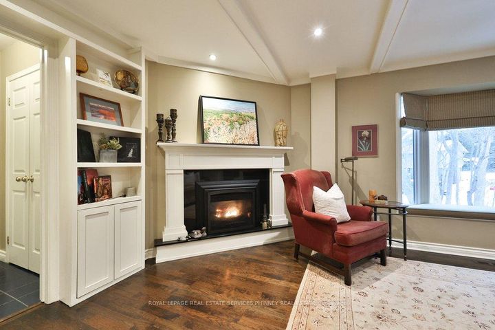 Photo 15 at 1048 Veroli Court, Lorne Park, Mississauga