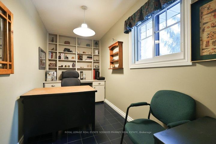 Photo 17 at 1048 Veroli Court, Lorne Park, Mississauga