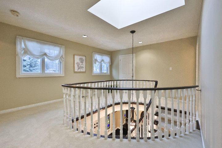 Photo 18 at 1048 Veroli Court, Lorne Park, Mississauga