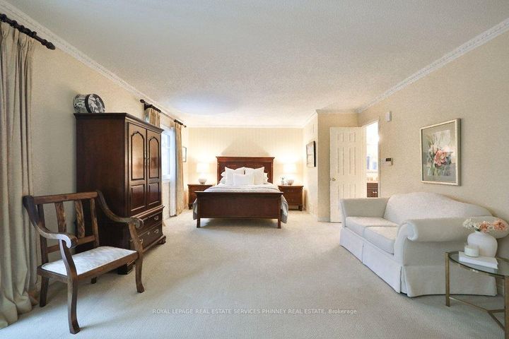 Photo 20 at 1048 Veroli Court, Lorne Park, Mississauga