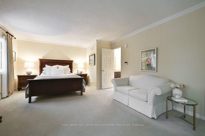 Photo 22 at 1048 Veroli Court, Lorne Park, Mississauga