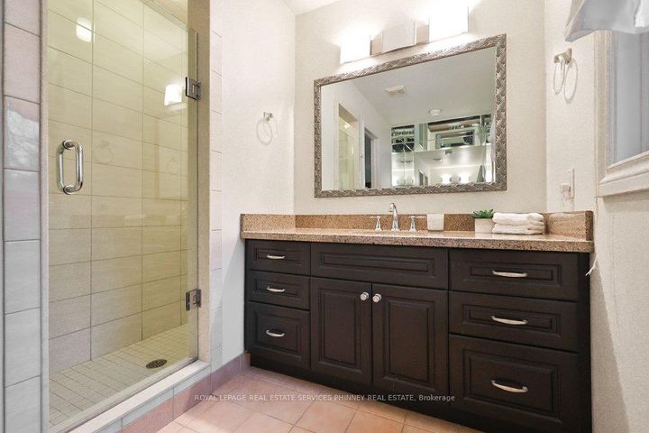 Photo 24 at 1048 Veroli Court, Lorne Park, Mississauga