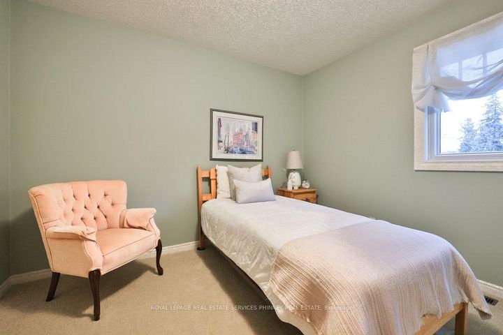 Photo 27 at 1048 Veroli Court, Lorne Park, Mississauga