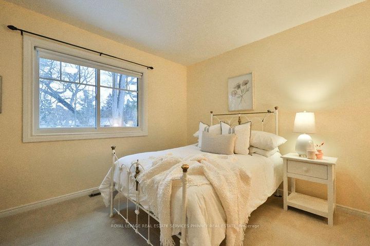 Photo 29 at 1048 Veroli Court, Lorne Park, Mississauga