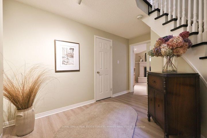 Photo 32 at 1048 Veroli Court, Lorne Park, Mississauga