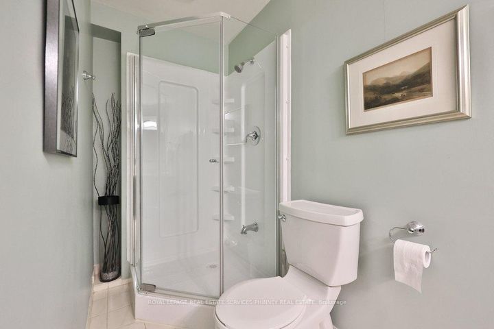 Photo 41 at 1048 Veroli Court, Lorne Park, Mississauga