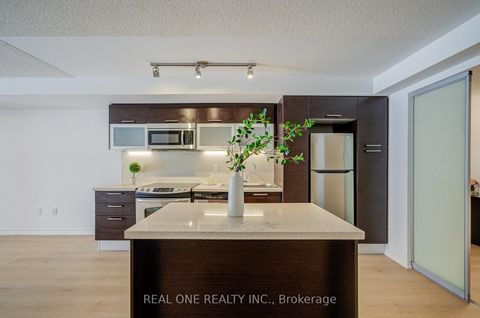 Photo 5 at 1408 - 386 Yonge Street, Bay Street Corridor, Toronto