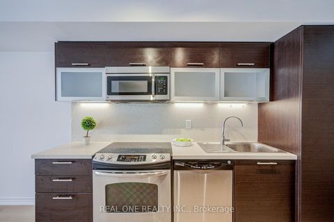 Photo 9 at 1408 - 386 Yonge Street, Bay Street Corridor, Toronto