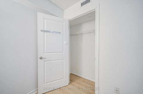 Photo 27 at 1408 - 386 Yonge Street, Bay Street Corridor, Toronto