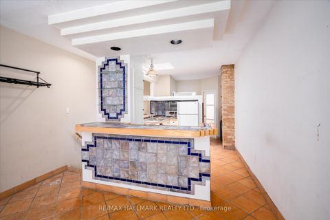 Photo 5 at 511 Queen Street E, Moss Park, Toronto