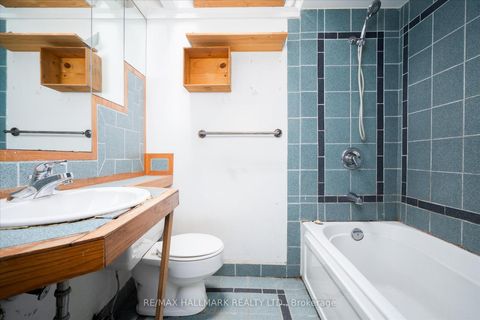 Photo 10 at 511 Queen Street E, Moss Park, Toronto