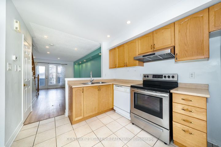 Photo 5 at 80 - 1775 Valley Farm Road, Town Centre, Pickering