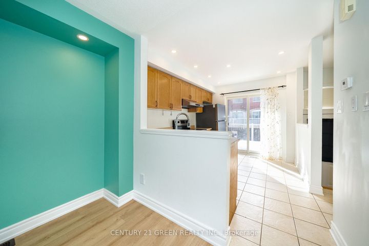 Photo 7 at 80 - 1775 Valley Farm Road, Town Centre, Pickering