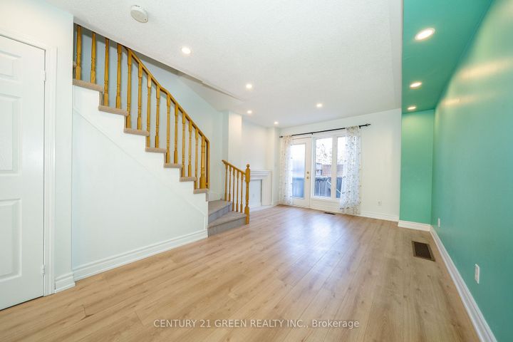 Photo 8 at 80 - 1775 Valley Farm Road, Town Centre, Pickering