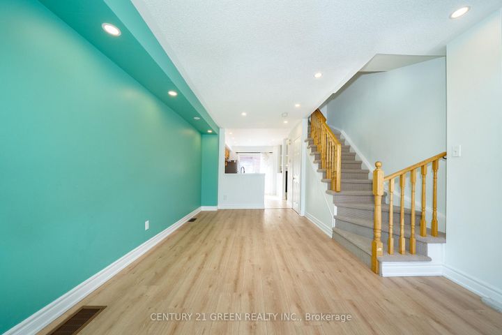 Photo 9 at 80 - 1775 Valley Farm Road, Town Centre, Pickering