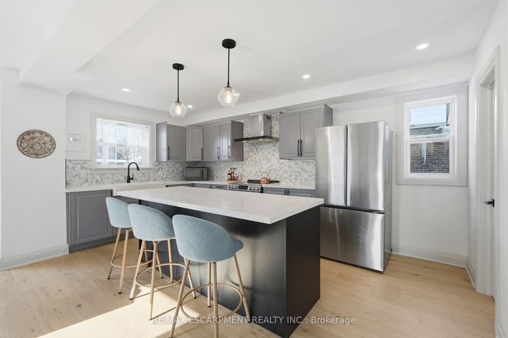 Photo 11 at 286 East 18th Street, Inch Park, Hamilton