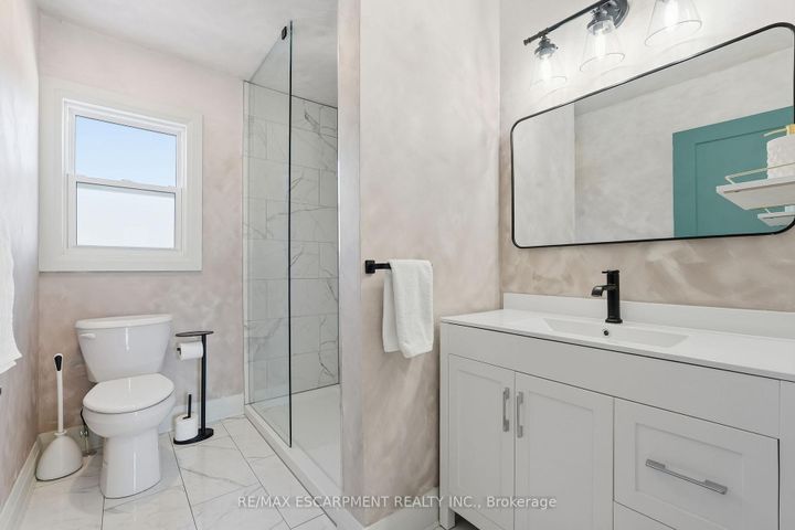 Photo 23 at 286 East 18th Street, Inch Park, Hamilton