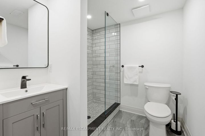 Photo 40 at 286 East 18th Street, Inch Park, Hamilton