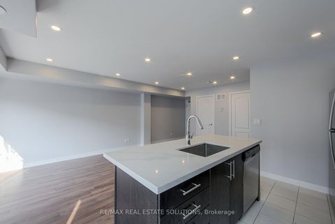 Photo 10 at 512 - 30 Dunsheath Way, Cornell, Markham