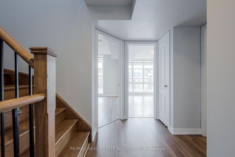 Photo 12 at 512 - 30 Dunsheath Way, Cornell, Markham