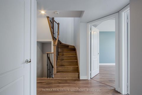 Photo 13 at 512 - 30 Dunsheath Way, Cornell, Markham