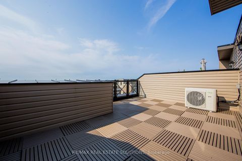 Photo 21 at 512 - 30 Dunsheath Way, Cornell, Markham