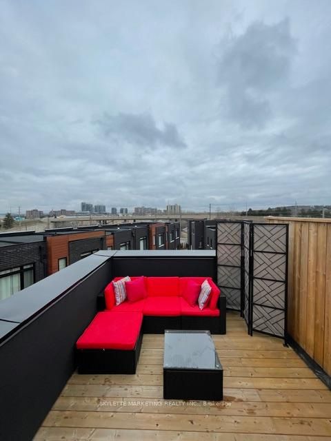 Photo 15 at 67 - 370B Red Maple Road, Langstaff, Richmond Hill