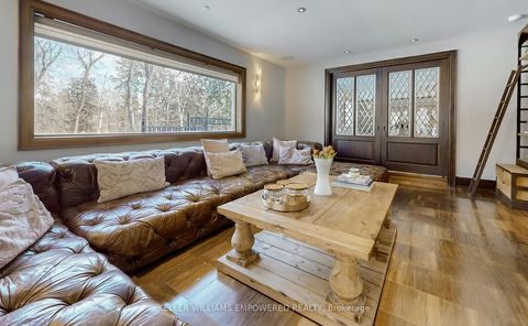 Photo 14 at 43 Woodland Acres Crescent, Rural Vaughan, Vaughan