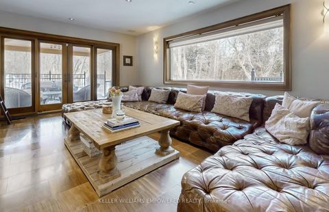 Photo 15 at 43 Woodland Acres Crescent, Rural Vaughan, Vaughan