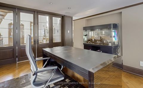 Photo 17 at 43 Woodland Acres Crescent, Rural Vaughan, Vaughan