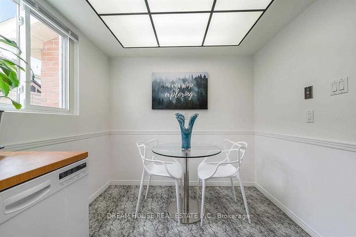 Photo 15 at 47 Rushmore Crescent, Heart Lake East, Brampton