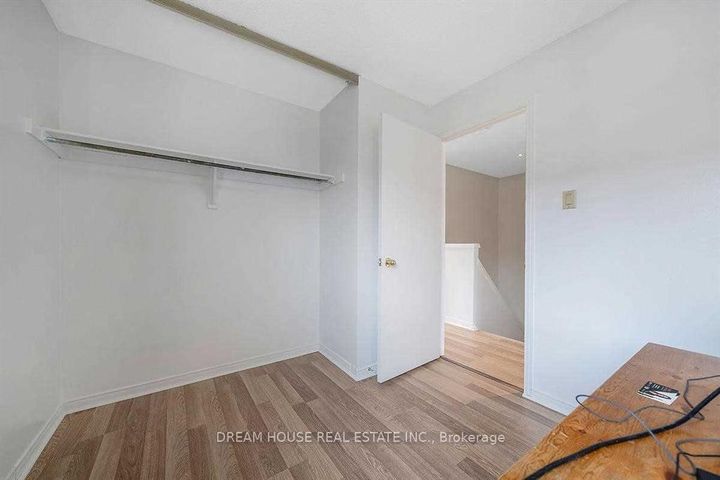 Photo 22 at 47 Rushmore Crescent, Heart Lake East, Brampton