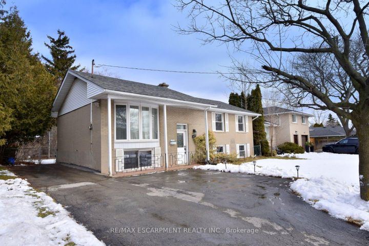 Photo 1 at 409 Tennyson Drive, WO West, Oakville