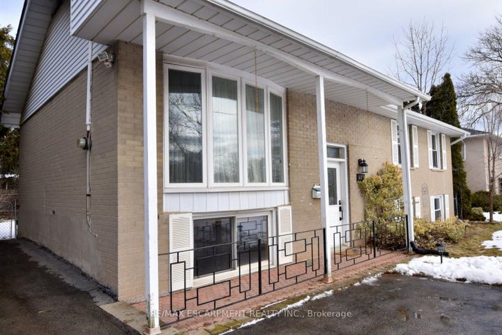 Photo 2 at 409 Tennyson Drive, WO West, Oakville