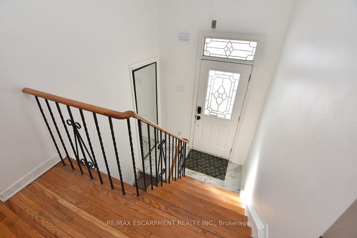 Photo 3 at 409 Tennyson Drive, WO West, Oakville