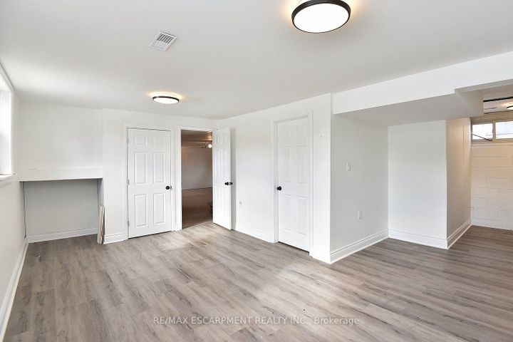 Photo 14 at 409 Tennyson Drive, WO West, Oakville