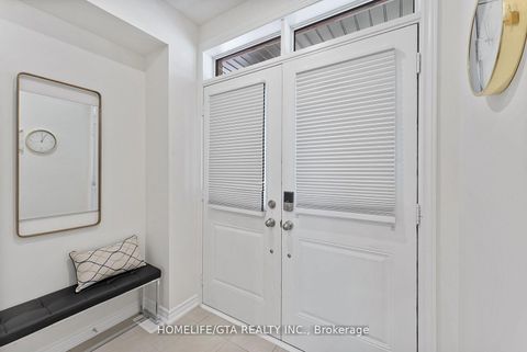 Photo 2 at 7 Holyrood Crescent, Kleinburg, Vaughan