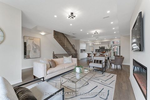 Photo 15 at 7 Holyrood Crescent, Kleinburg, Vaughan