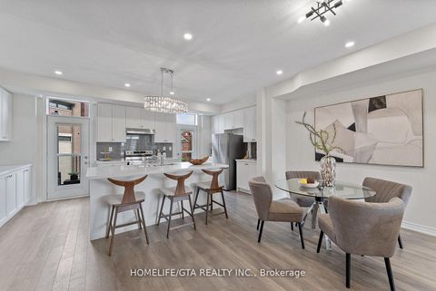 Photo 17 at 7 Holyrood Crescent, Kleinburg, Vaughan