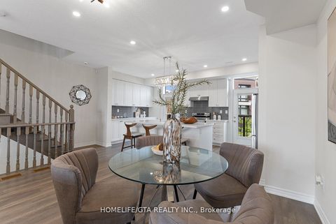 Photo 19 at 7 Holyrood Crescent, Kleinburg, Vaughan