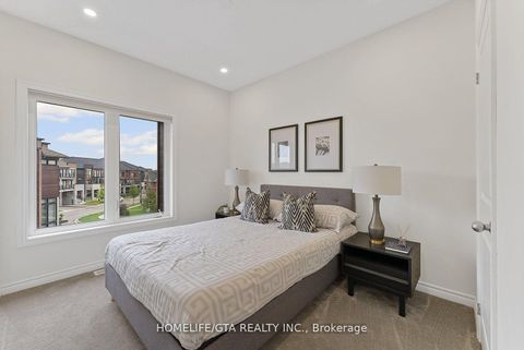 Photo 36 at 7 Holyrood Crescent, Kleinburg, Vaughan