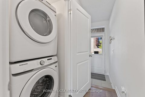 Photo 44 at 7 Holyrood Crescent, Kleinburg, Vaughan