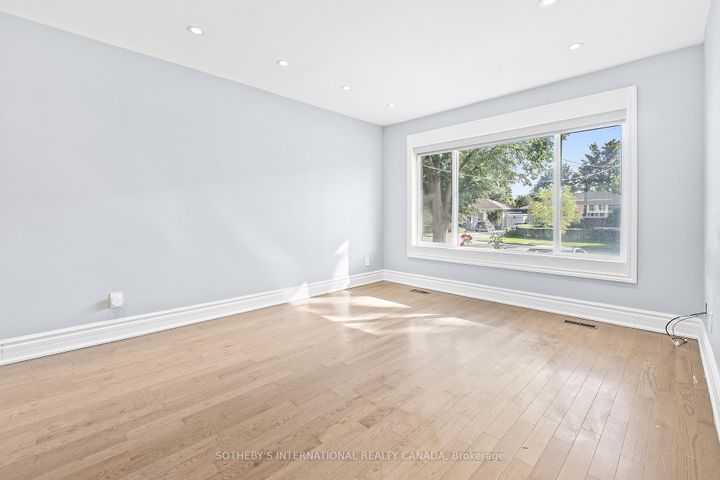 Photo 4 at 108 Lynedock Crescent, Donalda, Toronto