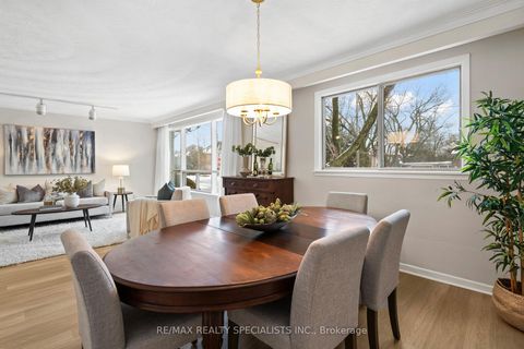 Photo 8 at 322 Parkview Avenue, Willowdale East, Toronto