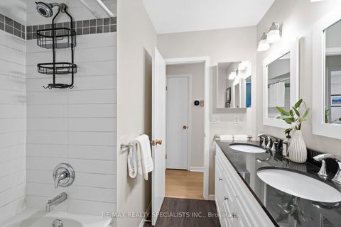 Photo 17 at 322 Parkview Avenue, Willowdale East, Toronto