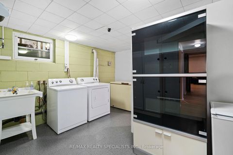 Photo 33 at 322 Parkview Avenue, Willowdale East, Toronto