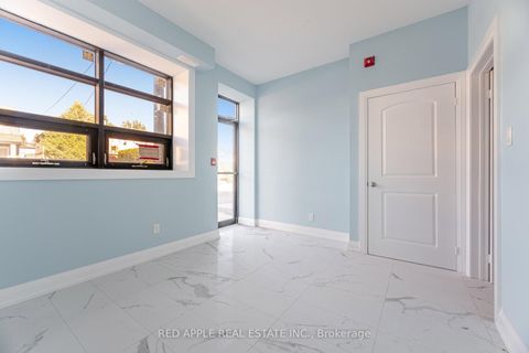 Photo 5 at 416 Oakwood Avenue, Oakwood Village, Toronto